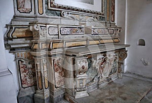 Napoli - Particolare dell`altare laterale della Chiesa di San Severo al Pendino
