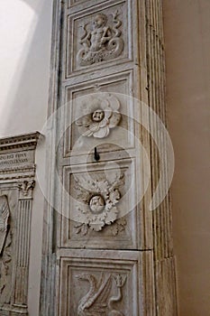 Napoli - Particolare dell`arco marmoreo della Cappella Mastrogiudice Correale nella Chiesa di Sant`Anna dei Lombardi photo