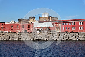 Napoli - Scorcio del Maschio Angioino sopra il Molo San Vincenzo