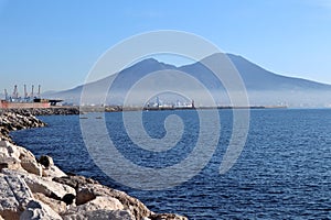 Napoli - Vesuvio dalla scogliera del Porticciolo Molosiglio