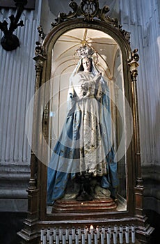 Napoli â€“ Statua dell`Immacolata nella Basilica di San Pietro ad Aram