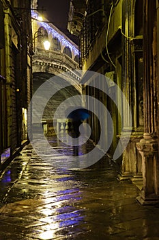 Narrow alley in Venice at night
