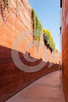 Narrow alleys with rammed earth wall