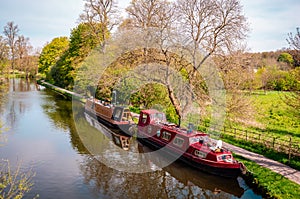 Narrow boats Î±Ï„ Grand Union Canal, in Watfrod, Greater London.