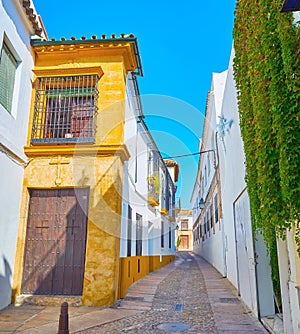 The narrow Horno del Cristo street of old Cordoba, Spain