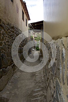 Narrow Passage in Ollantaytambo  834761