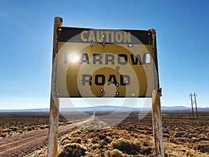 Narrow road sign