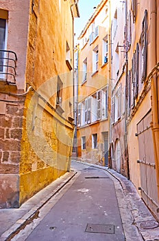 The narrow Rue Loubon street, Aix-en-Provence, France