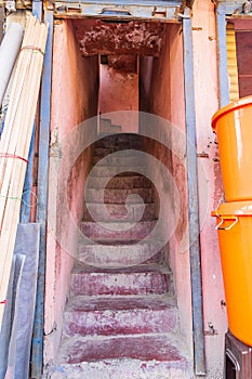 Angosto escalera en municipio de cachemira 