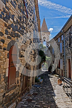 A narrow street