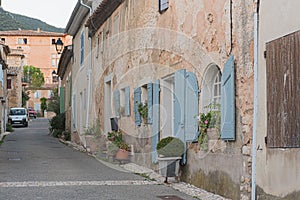 Angosto calles en municipio de Francia 