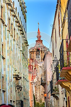 Narrow Street Templo De La Compania Street Guanajuato Mexico