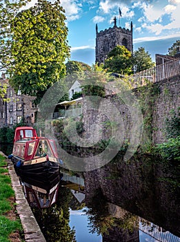 Narrowboat on the canal at Skipton