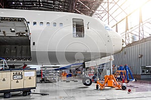 Nasal part of the aircraft, the cockpit, the trunk, in the hangar on maintenance repair.