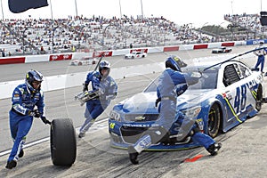 NASCAR: April 30 Toyota Owners 400