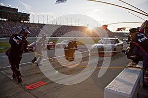 NASCAR: FedEx Freight Pit Stop LifeLock.com 400