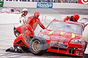 NASCAR - Pit Stop Tire Change