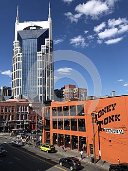 Broadway Street with Honky-Tonk Central and the AT&T building