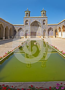 Nasir al-Mulk Mosque vertical