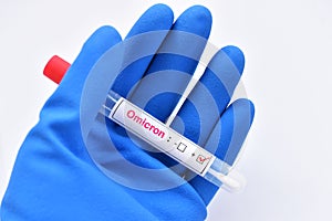 Nasopharyngeal swab positive with Omicron