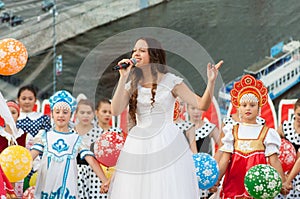 Natalya Kulikova sing