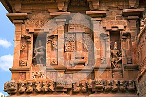 Natesa or Nataraja on the left and Kalantaka on the right, southern niche, Brihadisvara Temple, Tanjore