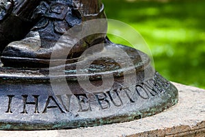 Nathan Hale statue detail