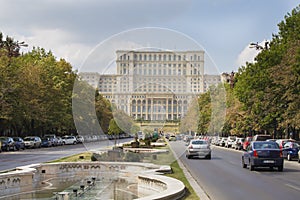 Light traffic on Unirii boulevard and Casa Poporului