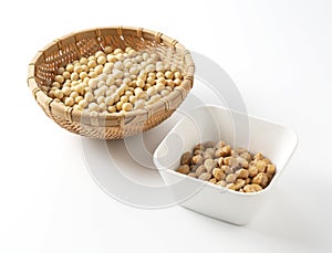 Natto and soybeans placed on a white background