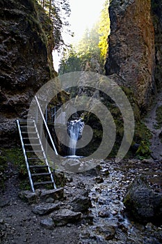 Jánošíkove diery, vodopád - najkrajšie rokliny v Malej Fatre