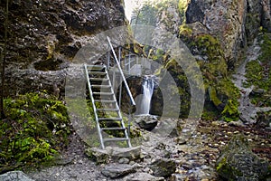Jánošíkove diery, vodopád - najkrajšie rokliny v Malej Fatre