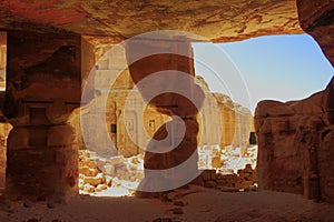 Natural cavities, ruins and historical fassades in Petra