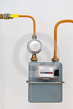 Natural gas meter for measuring resourse consumption