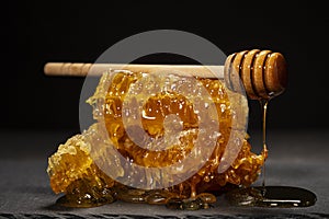 Natural Honeycombs with Honey Dripper