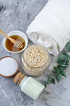 Natural Ingredients Homemade Body Oatmeal Sea Salt Scrub with Olive Oil Honey Milk