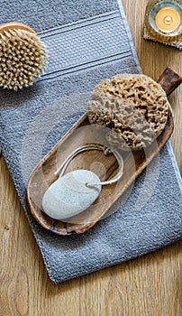 Natural sponge, footcare object and brush for minimalist bodycare