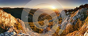 Príroda horský západ slnka - panoramatický