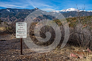 Nature trail sign colorado springs garden of the gods rocky mountains adventure travel photography