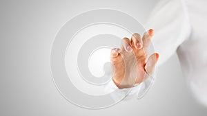 Navigating in virtual screen