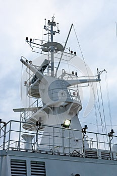 Navigation and radar equipment and antenna