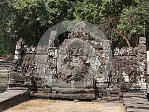 Neak Pean Royal Reservoirs, Siem Reap Province, Angkor\'s Temple Complex Site listed as World Heritage by Unesco in 1192, b