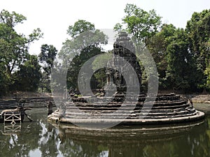 Neak Pean Royal Reservoirs, Siem Reap Province, Angkor\'s Temple Complex Site listed as World Heritage by Unesco in 1192, b
