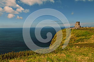 Near the ocean - Cliffs & nature at the coast of Ireland