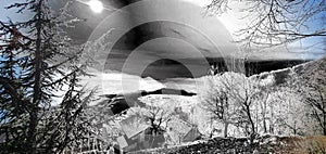 Negativ glitch gilter Mountain lake