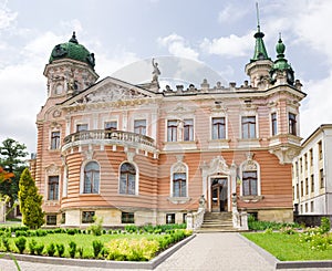 Neo-Baroque style building photo
