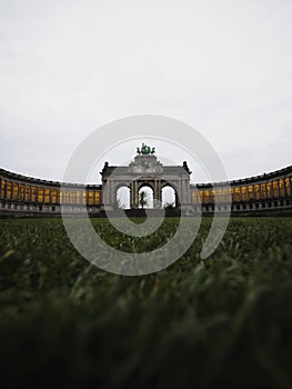 Neoclassicist triple triumphal arch Arcade du Cinquantenaire Triomfboog van het Jubelpark Parc Brussels Belgium Europe