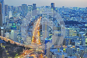 La luz de tokio por la noche 