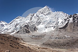 Nepal hiking path through mountain around Everest