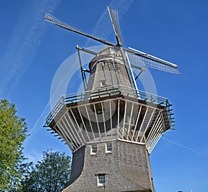 Nestled on the water at Zeeburgerdijk