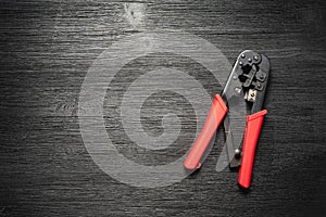 Network cable crimper